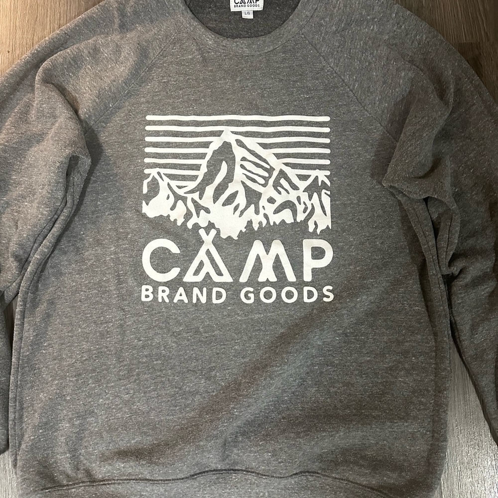 EC Men’s Camp Brand Gray Crewneck Sweatshirt - Size L